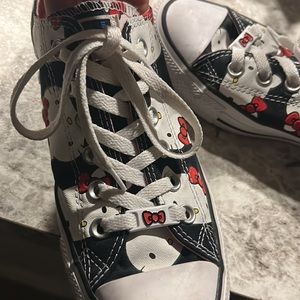 Hello kitty Black converse